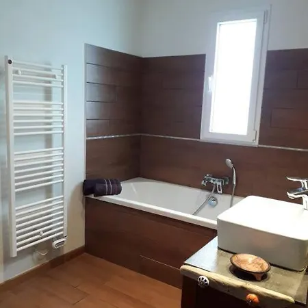 Holiday home Agreable Maison Classee 3*